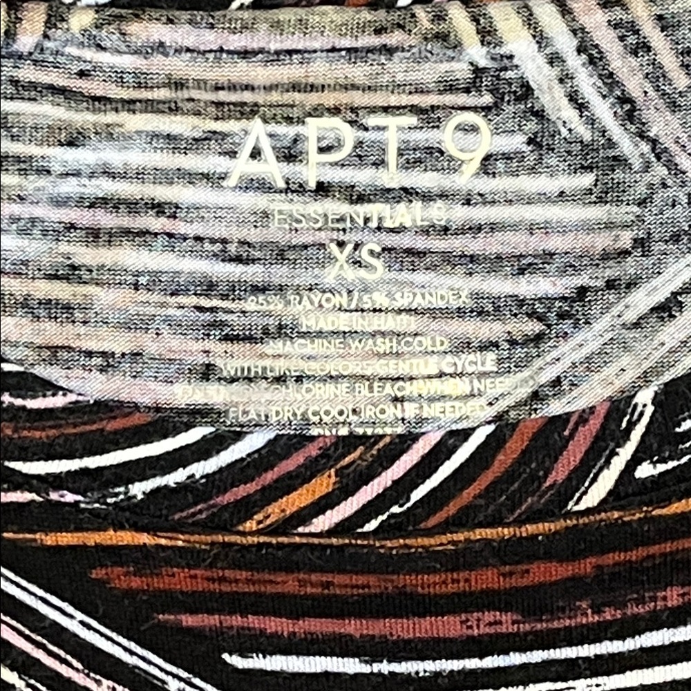 Apt. 9 Black and White Swirl Tee Size X-Small - Picture 3 of 8